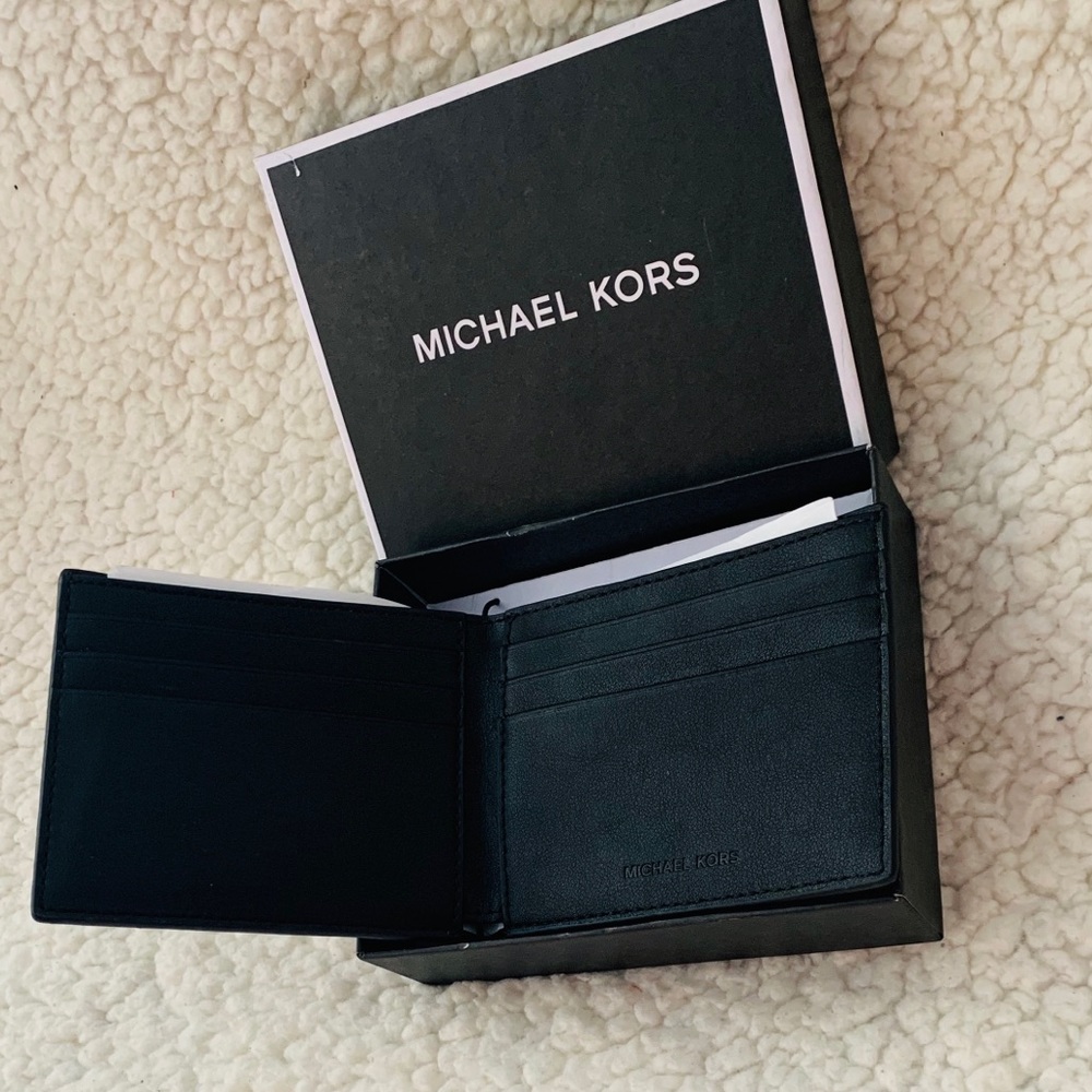 NWT Michael Kors Bifold Wallet - Picture 4 of 8